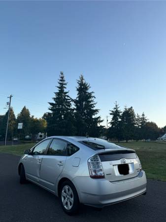 2007 Toyota Pruis Hybrid - $4,400 (Portland)63618518808323121