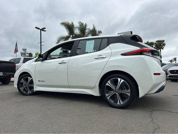 2019 Nissan LEAF SV hatchback Pearl White Tricoat - $9,997 (CALL 619-345-3175 FOR AVAILABILITY)63470064787587122