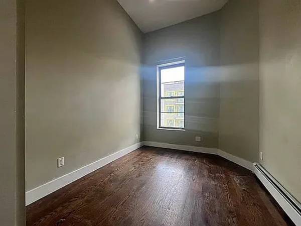 $4,250 / 4br - Gorgeous 4 Bedroom, 2 Full Bathroom with Laundry in Unit (Bushwick)63809019519875124