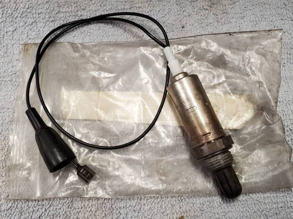 Bosch oxygen sensor 0258001037 long single wire. BMW 320i 1