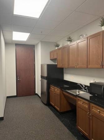$2,200 / 1119ft2 - Office Suite for Lease – 1,119 Sq Ft Corner Unit – Vernon Hills, IL – (Vernon Hills)63781441820035121