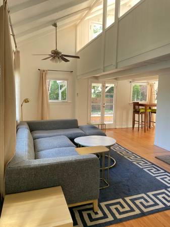 $175 / 1br - 850ft2 - Furnished Hollywood Hills Cottage63655061072131120