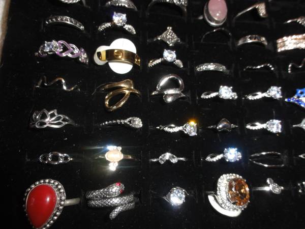BEAUTIFUL New Fashion Costume Jewelry RINGS -- 4 for $10 - $3 (FEDERAL WAY)63471420836609123