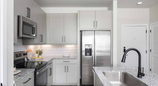 $2,099 / 2br - Accepts bad credit | Get 8 weeks free (North)63922558452354123