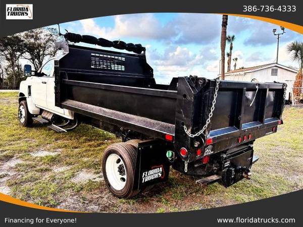 2022 International 5500 4x4 Duramax - Photo 3