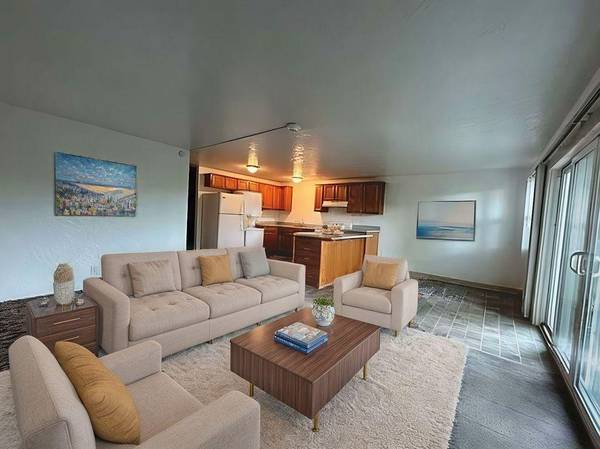 $1,650 / 2br - 920ft2 - Stunning 2 BR with Balcony & Liberty Bay Views-Don't Miss Out! (Poulsbo)64031309557889120