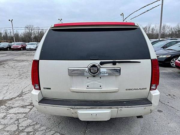 2010 Cadillac Escalade ESV Premium AWD 4dr SUV - $10995.0063611901510657124