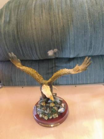 Large Eagle Knick-Knack (4) 1