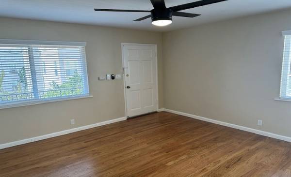 $1,995 / 450ft2 - ESTUDIO GRANDE CON AIRE ACONDICIONADO Y COCINA SEPARADA REFORMADO CERCA DEL ZOO (Hillcrest North Park San Diego 92103)63865590871041122