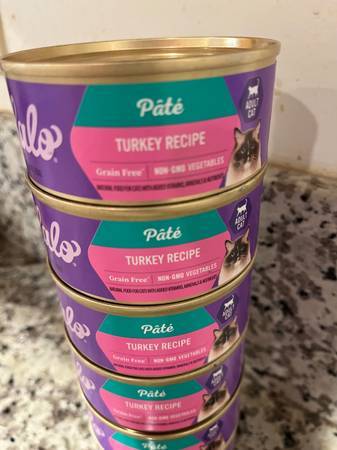 Pate Premium Cat Food, Treats and Cat Nip $5 (South Eugene)64180048875010121