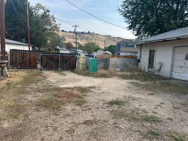 $200 / 225ft2 - Almacenamiento en garaje de 16'x14' (Boise)63794945562753124