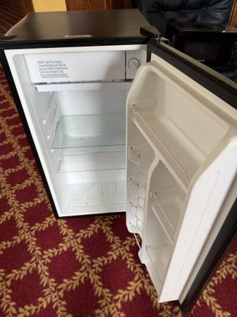 Choose Between Several Mini Fridges 1