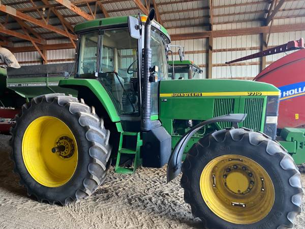 7710 John Deere tractor 1