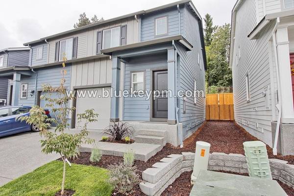 $2,295 / 3br - 1488ft2 - 3 Bed, 2.5 Bath Townhome in East Vancouver63999453620738120