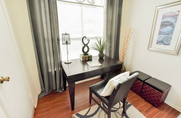 $1,545 / 2br - 1100ft2 - *UPGRADED Cabinets & Counters* 2Bd/2Bth with Sun Room! (Creeks of River Ridge)63792146100867123