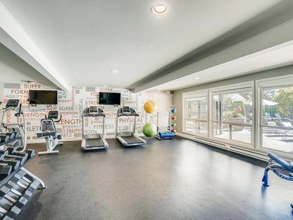 $1,888 / 2br - 986ft2 - Unbeatable 2 BR/1.5 BA with Patio & Fitness Center Access63786756301697121