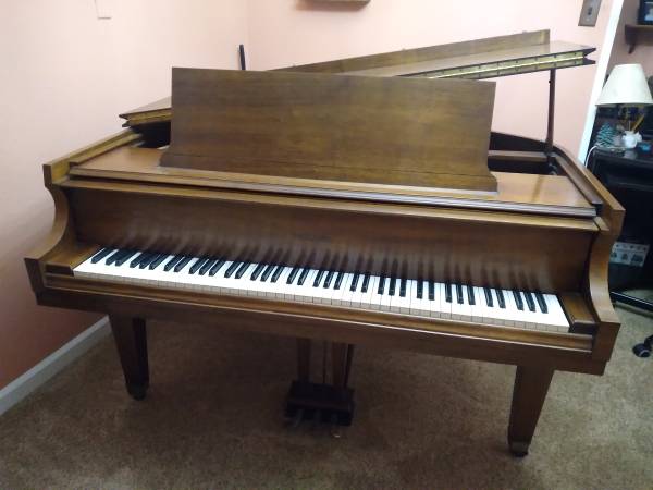 Baldwin Baby Grand Piano 1