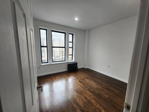 $1,150 Rooms in 4bed/2bath apartment at West 156th Street and Broadway-W/D (Inwood / Wash Hts)64033801326337123