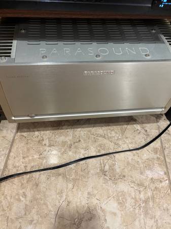 Power amplifier Parasound a21+ 1