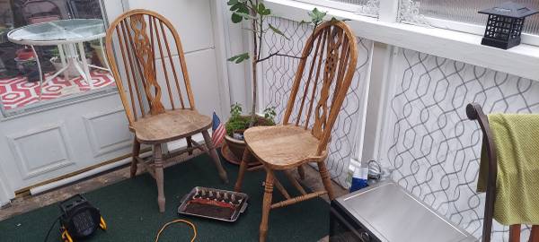 3 Vintage solid oak dining chairs 1