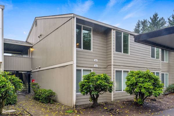 $1,550 / 2br - 900ft2 - Spacious 2BD/1BA Apartment in Tumwater – Washer/Dryer Hookups + Parkin (Olympia)63799909817347121