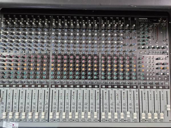 Mackie onyx 24-4  Mixer   192633-1 1
