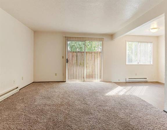 $1,350 / 1br - North of Salem 1B! Gorgeous Landscaping, Onsite Tennis Court, Cats OK (Weeks Drive NE)63660394361091122