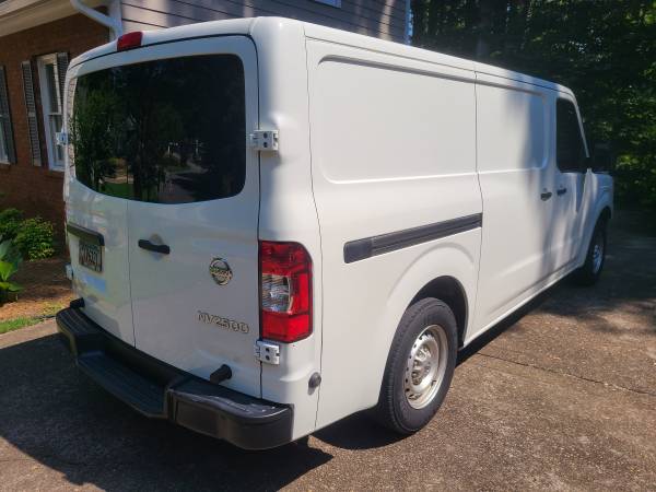 2017 Nissan NV2500HD - $13,000 (Woodstock)63620757452291122