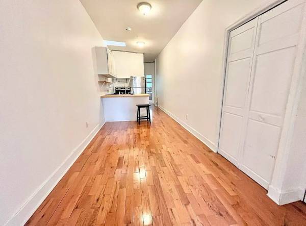 パソ　Paso SV-K11BI(GOLD) 1LDK 1B/1B, Plank Flooring, Stainless Appliances - apts/housing
