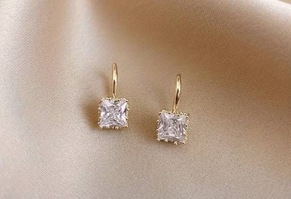 Exquisite Square Rhinestones Earrings 1