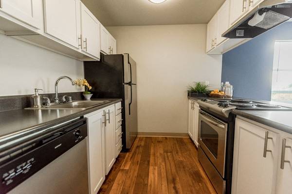 $1,675 / 1br - 690ft2 - Vinyl Flooring, Public Transportation, 1BD 1BA (10408 Southeast 174th Street, Renton, WA)63891212852737122