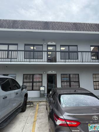 $450 / 100ft2 - oficina, electricidad e Internet incluidos (West Palm Beach)63799757366273121