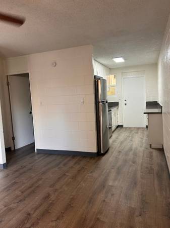 $2,040 / 2br - 650ft2 - Two Bedroom Apartment Home In Waipahu (94-111 Pupunohe St, Waipahu, HI)63686710242561120
