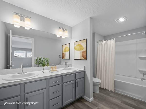 Patio/Balcony, Extra Storage, Eat-In Kitchen 1