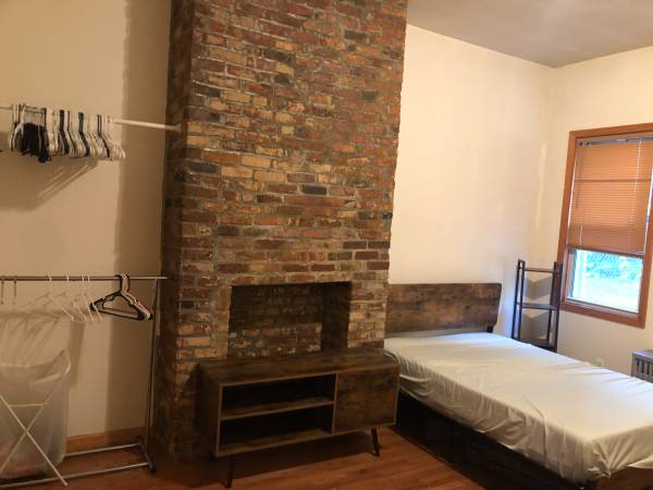 $1,800 / 2br - 150ft2 - Gran habitación en Bushwick con patio trasero (Brooklyn)64033456131457120