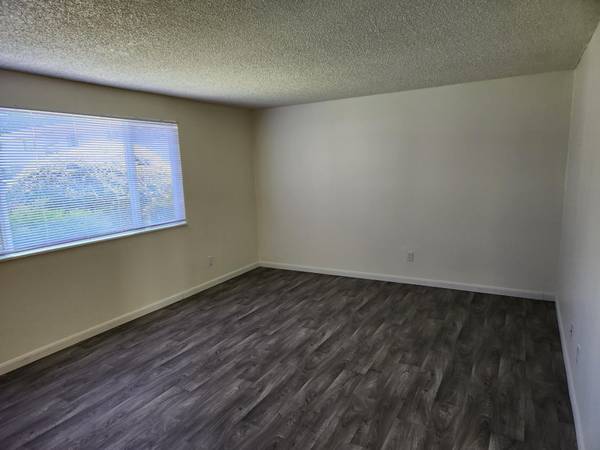 $1,299 / 1br - 700ft2 - Great Place to call Home! Join our Pet Friendly Community! Apply today (Gateway)63977278900099123