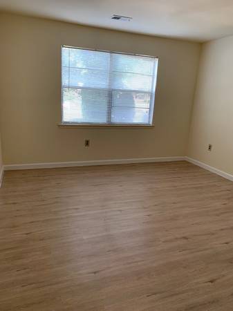$2,050 / 2br - 2 bdrm apt 2050.00 al mes contrato de 1 año (PARLIN)63676345834627123