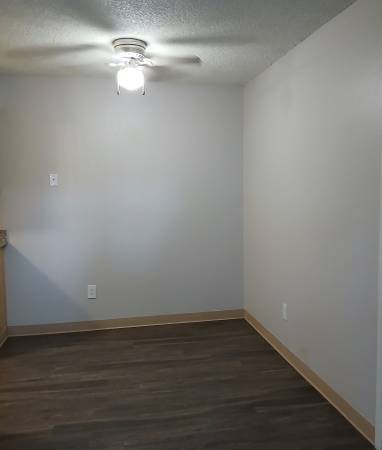 $1,365 / 1br - 548ft2 - Move-In Ready 1x 1 W/Wood-Like Flooring & Granite Counters (Bullard)63873104508547122