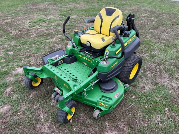 John Deere Z925 Zero Turn Mower 60” very clean 1