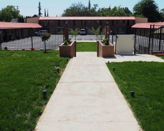 $399 / 1br - ¡TARIFA SEMANAL CON DESCUENTO! Todo incluido - WiFi, TV por cable, café de la mañana (South Sacramento)64043835307778122