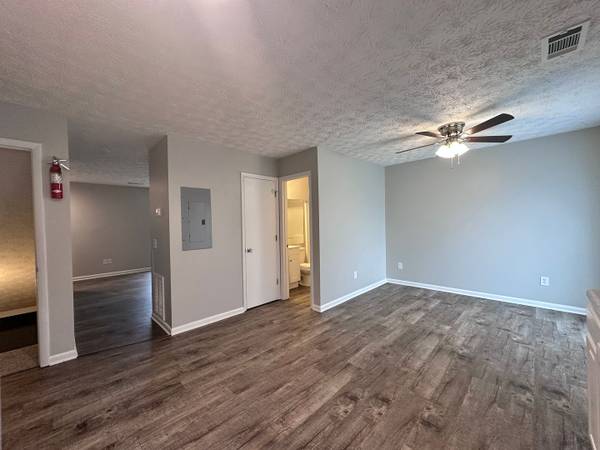$1,858 / 3br - 1800ft2 - $1,858 /3 habitaciones, adosado tri-nivel - ¡Tu nuevo hogar te espera! (Jefferson City)63815695322241123