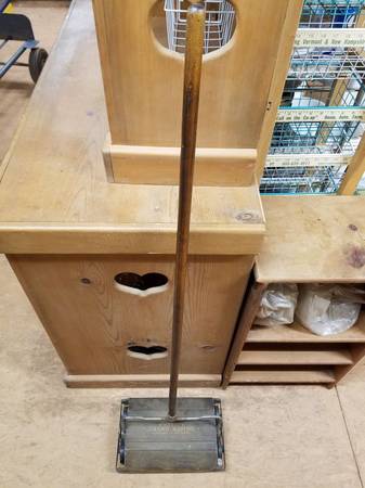 Antique Wood Carpet Sweeper "Bissell's Grand Rapids" - $40 (Lula)63436960800513120
