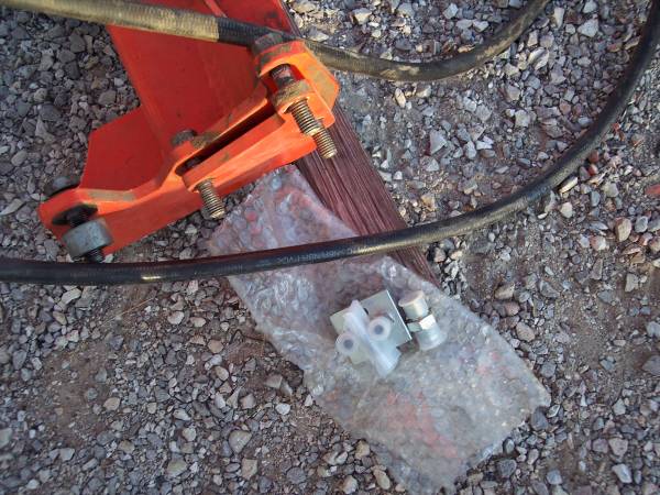 kubota valve - $850 (rogers)63471306456321124
