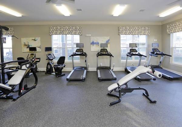 $1,099 / 1br - 712ft2 - Exceptional 1-1 BRs-Pet Stations, Clubhouse & Outdoor Fun (Dickinson)63663348111491124