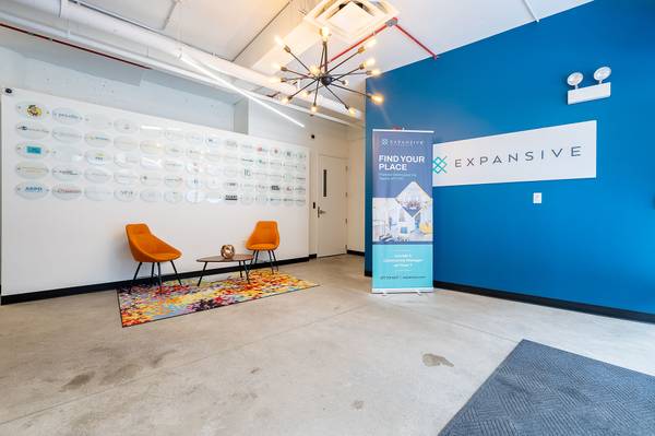 $375 Corporate Event & Meeting Space – River North, Chicago (River North)63781327770241122