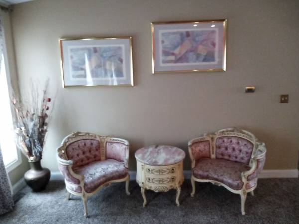 King Louie VX chair and table set 1