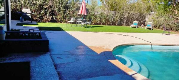 $795 / 4br - Available Now! / near ASU / POOL / Utilities included / Female (Tempe 1 mile from ASU)64047708626946124