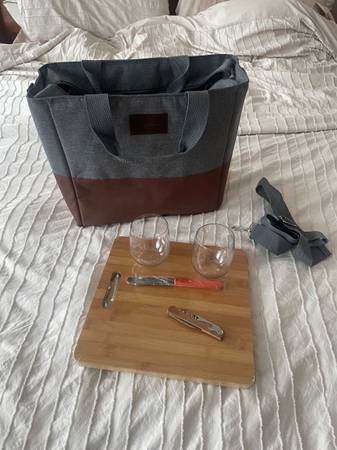 KIT DE PICNIC HARRY AND DAVID - $12 (DITMAS/MIDWOOD/FLATBUSH)63471462920961120