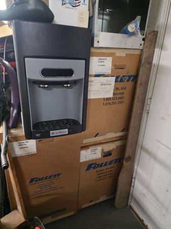 Sonic ice/water Follett 15ci100a commercial machine 1