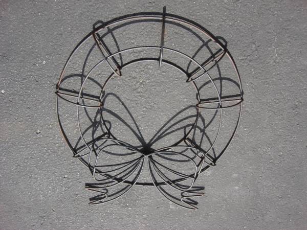 27 1/2 X 31 " METAL WREATH 1